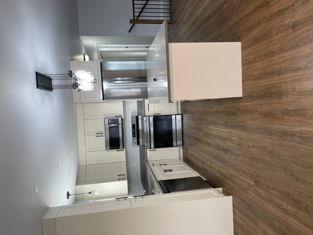 109 A-6285 Monterey Road West